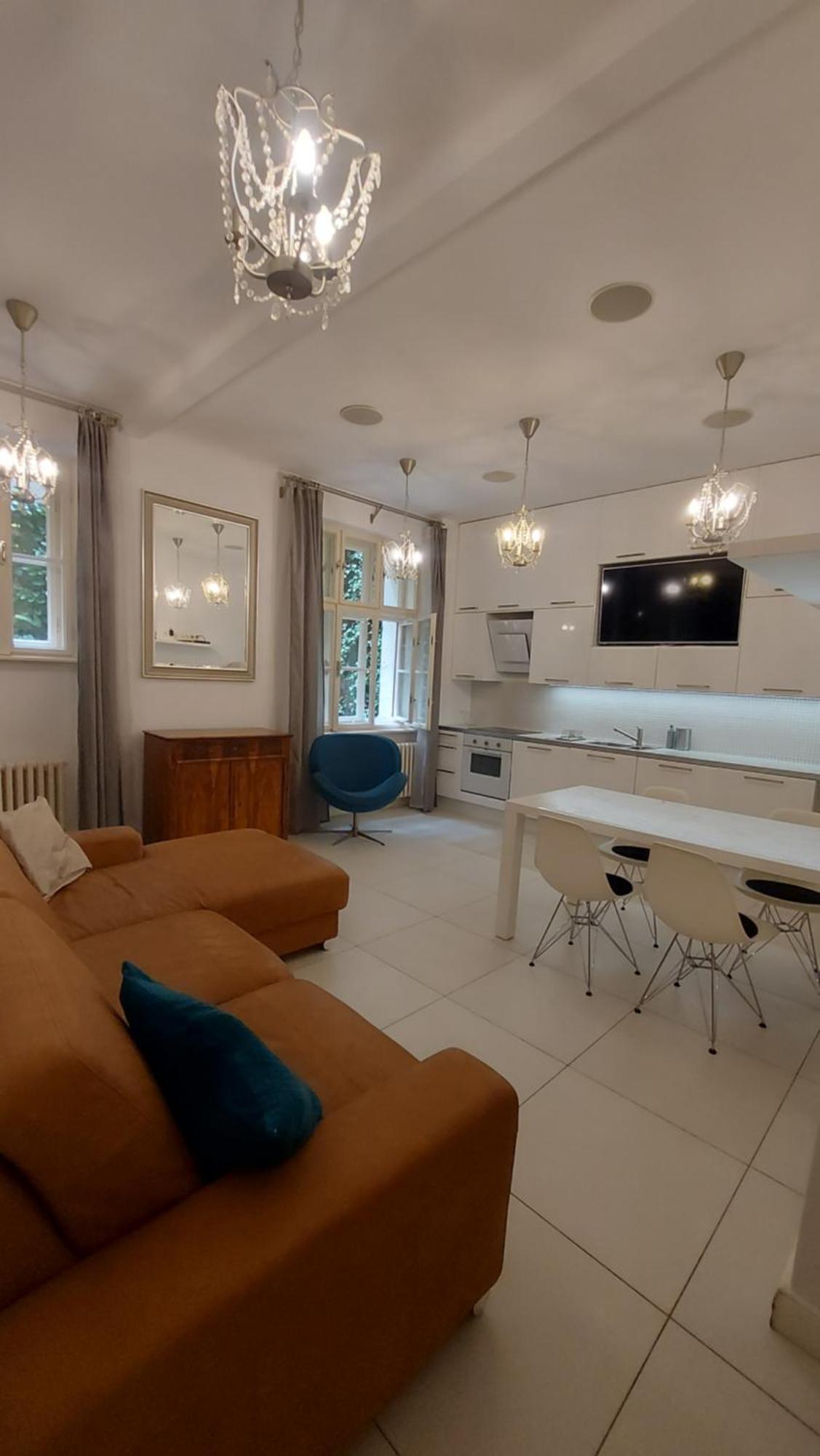 Beautiful In The Old Town Of Appartement